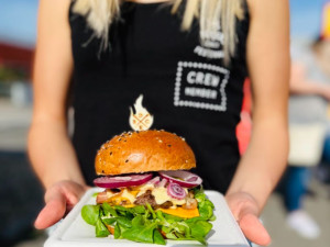 Burger Festival veze do Liberce víc jak tunu hovězího, bude se i flambovat na whisky
