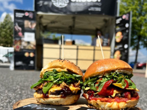 Burger Festival veze do Liberce víc jak tunu hovězího, bude se i flambovat na whisky