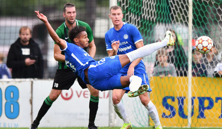 Rokycanskému Twitteru se nedalo vyhnout, smál se po pohárovém utkání dvougólový Gebre Selassie