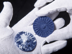 Vědci z liberecké univerzity vytvořili skleněnou porézní plastelínu. Využití najde nejen v designu interiéru