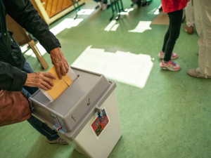 V Libereckém kraji přišlo k volbám zhruba o sedm tisíc lidí méně než před čtyřmi lety