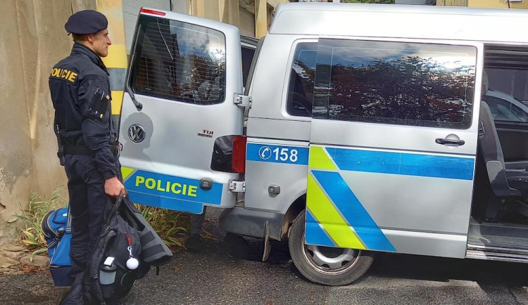 Pomáhat bude i dvacet policistů z Libereckého kraje