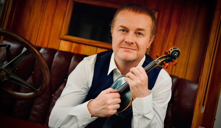 Pavel Šporcl vyráží na turné a troufá si na koncertní double