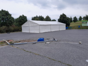 Vandalové ničí i sloupy a odpadkové koše