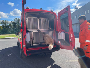 Krajští hasiči mají nové kynologické vozidlo. Pomůže při záchranných akcích i výcviku