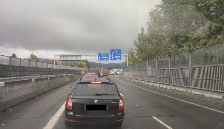 Doprava v Liberci místy zkolabovala. Fronty byly po celém městě