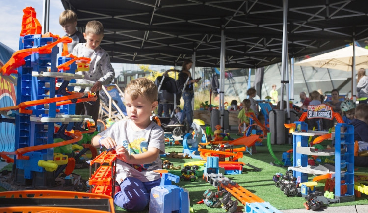 Sobotní jízda s angličáky. Nákupní centrum Géčko přivítá sraz fanoušků Hot Wheels