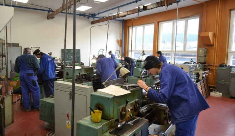 Liberecký kraj podpoří studenty řemeslných oborů, o které je malý zájem. Školám poskytne miliony na stipendia