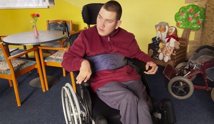 Peníze z veřejné sbírky Libereckého kraje pomohly ukrajinskému chlapci. Dostal invalidní vozík