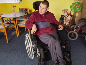 Peníze z veřejné sbírky Libereckého kraje pomohly ukrajinskému chlapci. Dostal invalidní vozík