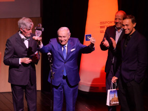 Profesor Ascani, člen MOV