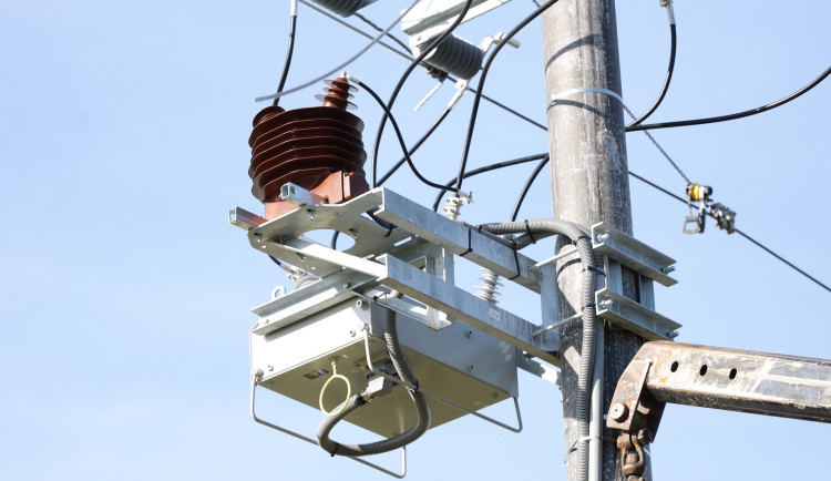 Díky vypínačům je při poruše méně domácností bez proudu. V kraji jich jsou desítky