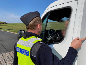 Kontroly nákladních vozidel. Jen tři řidiči neporušili zákon