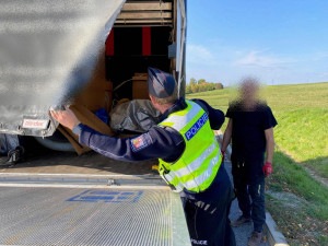 Kontroly nákladních vozidel. Jen tři řidiči neporušili zákon