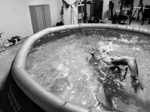 Nový dokumentární film Klusáka a Pecháčkové mapuje tři roky pandemie v Čechách