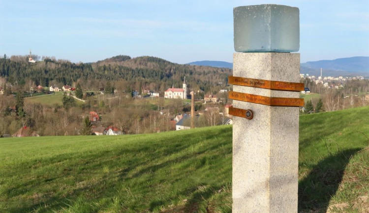 TIP NA VÝLET: Stezka svobody na Jablonecku nabízí krásné výhledy a důležité poselství