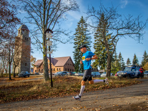 Jizerkami se přehnali běžci v rámci dalšího ročníku závodu Janovských 11 a 19 km