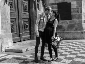 Nezapomenu na doktora, jak dceři pacienta oznamuje, že nemá smysl tatínka dál udržovat na přístrojích, říká režisér Klusák