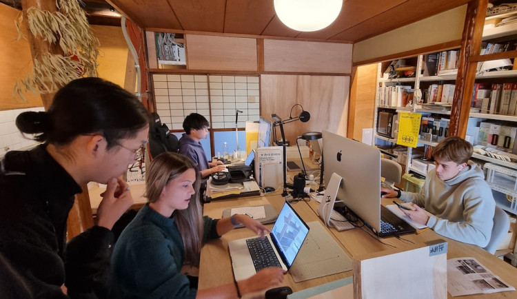 Na Erasmus do Indie nebo Japonska. Na stážích studenti zažijí reálné zaměstnání