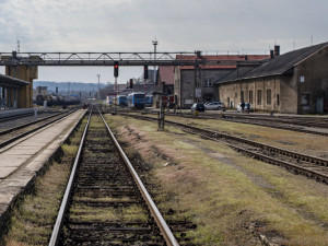 Liberecký kraj projednal návrhy na lepší železniční spojení s Prahou. Je nutná modernizace trati do Mladé Boleslavi