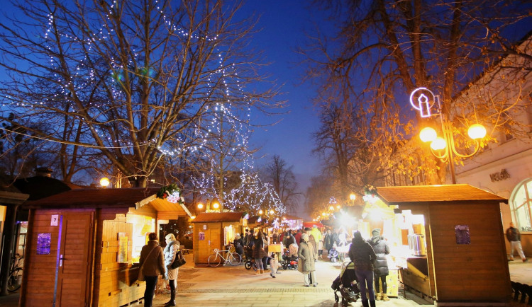 Břeclav plánuje smutnější Vánoce. Bude šetřit na světýlkách