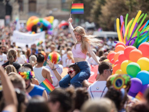 Češi se bojí mluvit o homosexualitě a menstruaci, odhalil průzkum