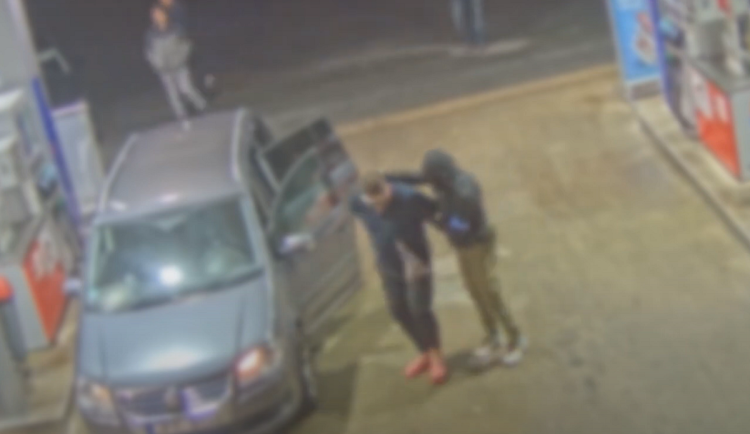 Muž z východní Evropy řádil na jižní Moravě. Zemědělcům pobral navigace