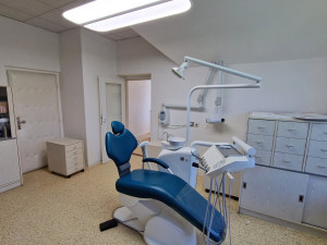 Na registraci v nové zubařské ordinaci v Hejnicích čekaly stovky lidí. Někteří přišli v půl čtvrté ráno