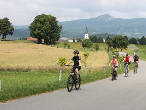 Liberecký kraj daruje obcím a městům pozemky. Vybudují  na nich cyklostezky i chodníky