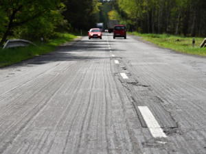 Rekonstruovaná silnice z Ralska na Mnichovo Hradiště bude přes zimu průjezdná