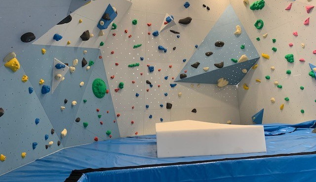 Frýdlant má novou lezeckou stěnu. Poslouží žákům i sportovním oddílům