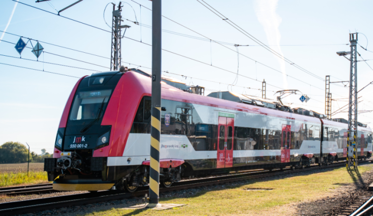 Mezi Brnem a Blanskem pojedou po konci železniční výluky nové vlaky