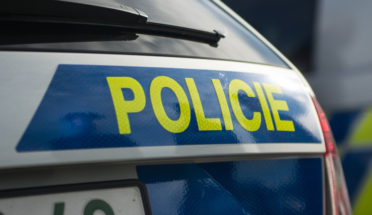 Senior v Brně vystrašil hygieniky bílým práškem. Je to šamanský rituál, vysvětlil