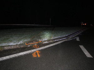 Řidička u Rádla přehlédla ostrůvek, skončila ve svodidlech