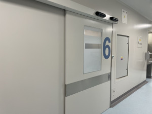 Je to vstup do jiného století, popisuje operační sály generální ředitel liberecké nemocnice. Zprovozní je v pátek