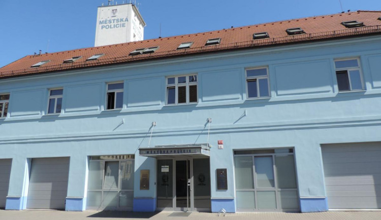Strážníci dostanou novou budovu později. Chybí nám zelená řešení, říká vedení radnice