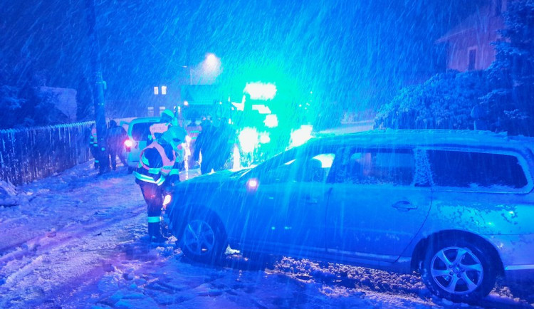 V Libereckém kraji od rána sněží. Došlo k několika nehodám