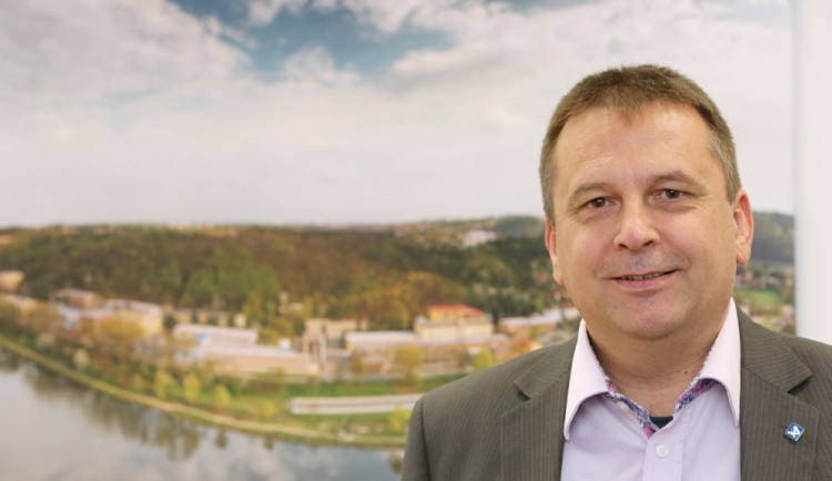 Opětovné využívání jaderného paliva zatím ekonomicky nedává smysl, říká odborník na radioaktivní odpad