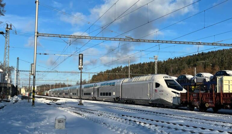 Nejnovější TGV projelo Českými Budějovicemi. Rychlovlak míří na testy