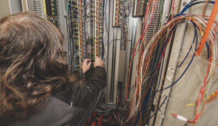 Temelín pokračuje v modernizaci. Položí při ní desítky kilometrů kabelů