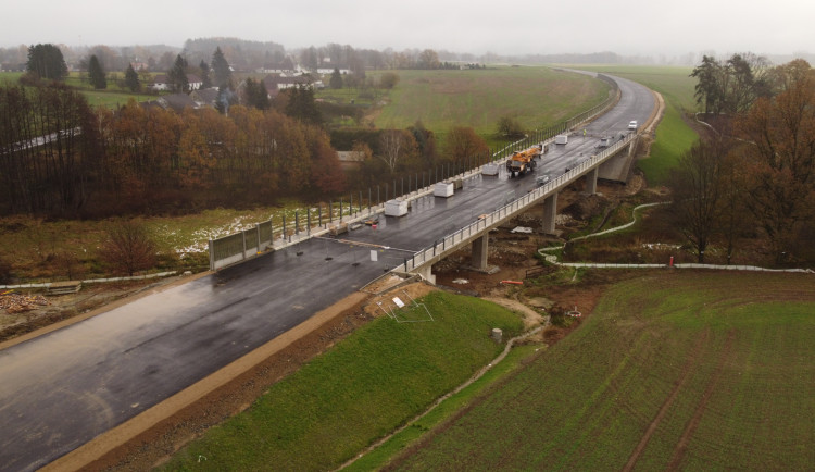 Dokončení obchvatu Dolní Lhoty se blíží. Hotovo bude příští rok