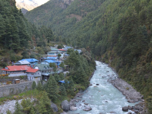 SAMA V NEPÁLU: Cesta z Lukly do Monjo aneb zvířecí bobky a moč