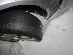 Řidič v Alšovicích boural na letních pneumatikách, poté nadýchal alkohol