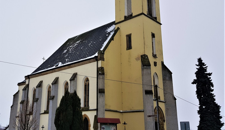 Štědrý den je i ve znamení půlnočních mší. Některé ale začínají už odpoledne