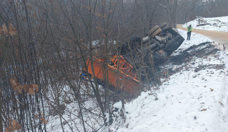 Ledovka znovu komplikuje život v Libereckém kraji. Do rána se stalo čtrnáct nehod