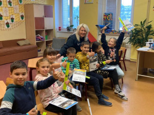 Liberečtí policisté přednášejí o bezpečnosti i dětem z Ukrajiny. Navštěvují zejména základní školy