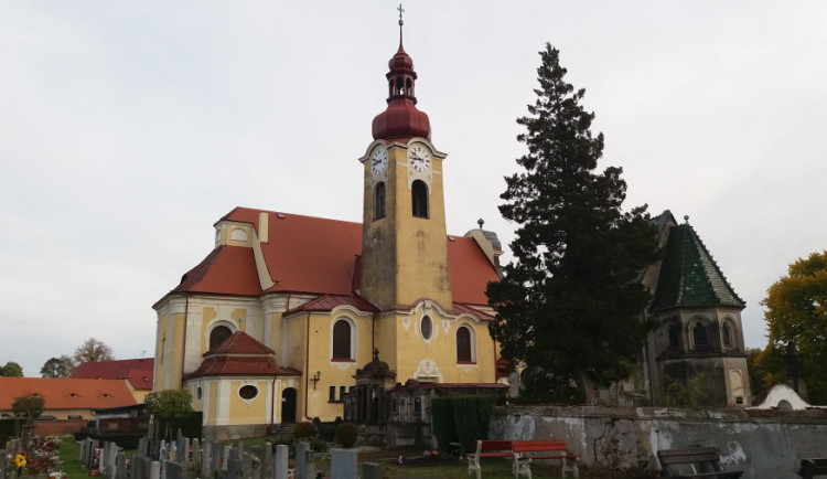 Z dotačního programu byla podpořena i obnova věže kostela v Raspenavě.