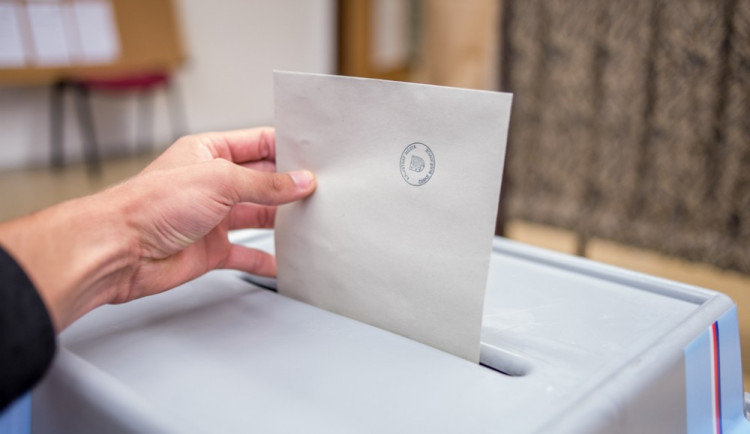 Voliči by už měli dostat do schránek hlasovací lístky pro volby prezidenta