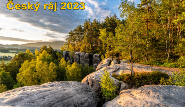 Nejkrásnější kapesní kalendář ukazuje Betlémské skály fotografky Pavly Bičíkové. Vydali ho v Turnově