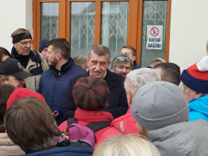 Prezidentský kandidát Babiš dorazil do Liberce. Čekali na něj příznivci i odpůrci